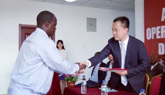 授予結業證書.jpg